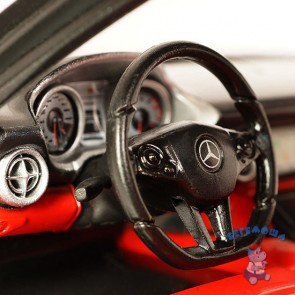 Машина с управлением от iPhone/iPad/iPod через Bluetooth Mercedes-Benz 1:16 с колонкой