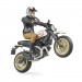 Мотоцикл Scrambler Ducati Desert Sled с мотоциклистом