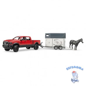Пикап RAM 2500 c коневозкой и одной лошадкой